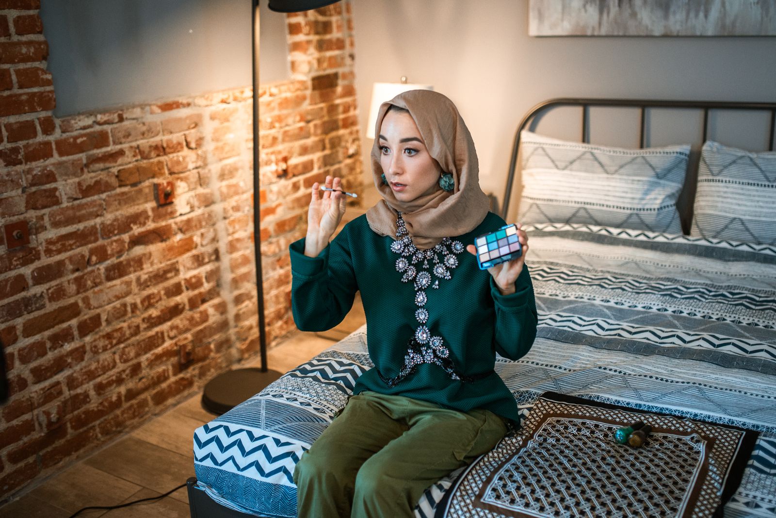 Tutors, associations and community groups — advertisers who book with Hoarfrost Media